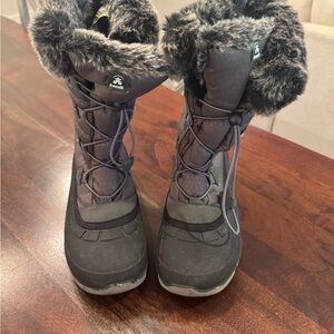 Kamik Women's Gray and Black Winter Boots